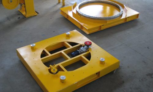Automatic self-locking rotating trolley